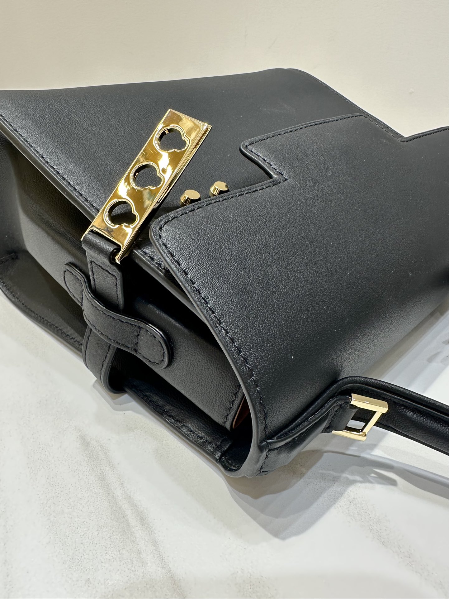 델보 템포트 PM 샤리오뜨백